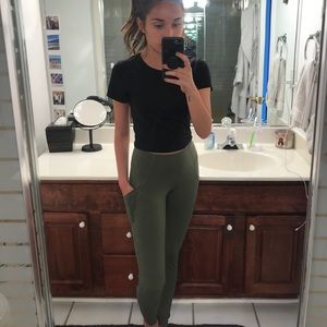 Workout leggings with pockets